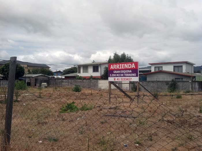 Fotografía de un terreno en arriendo en la comuna de Chiguayante, Región del Bio Bio, Chile.