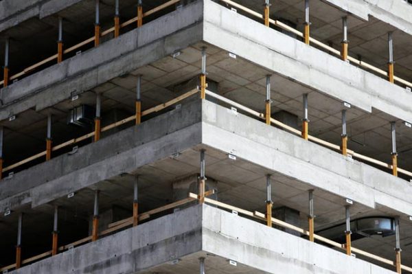 Fotografía de edificio en construcción.